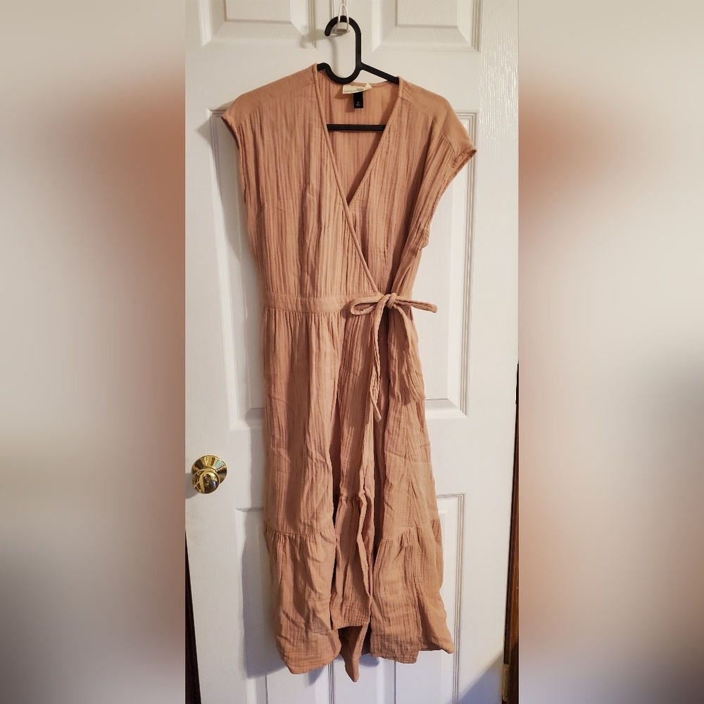 Universal Thread XS Blush Wrap Dress